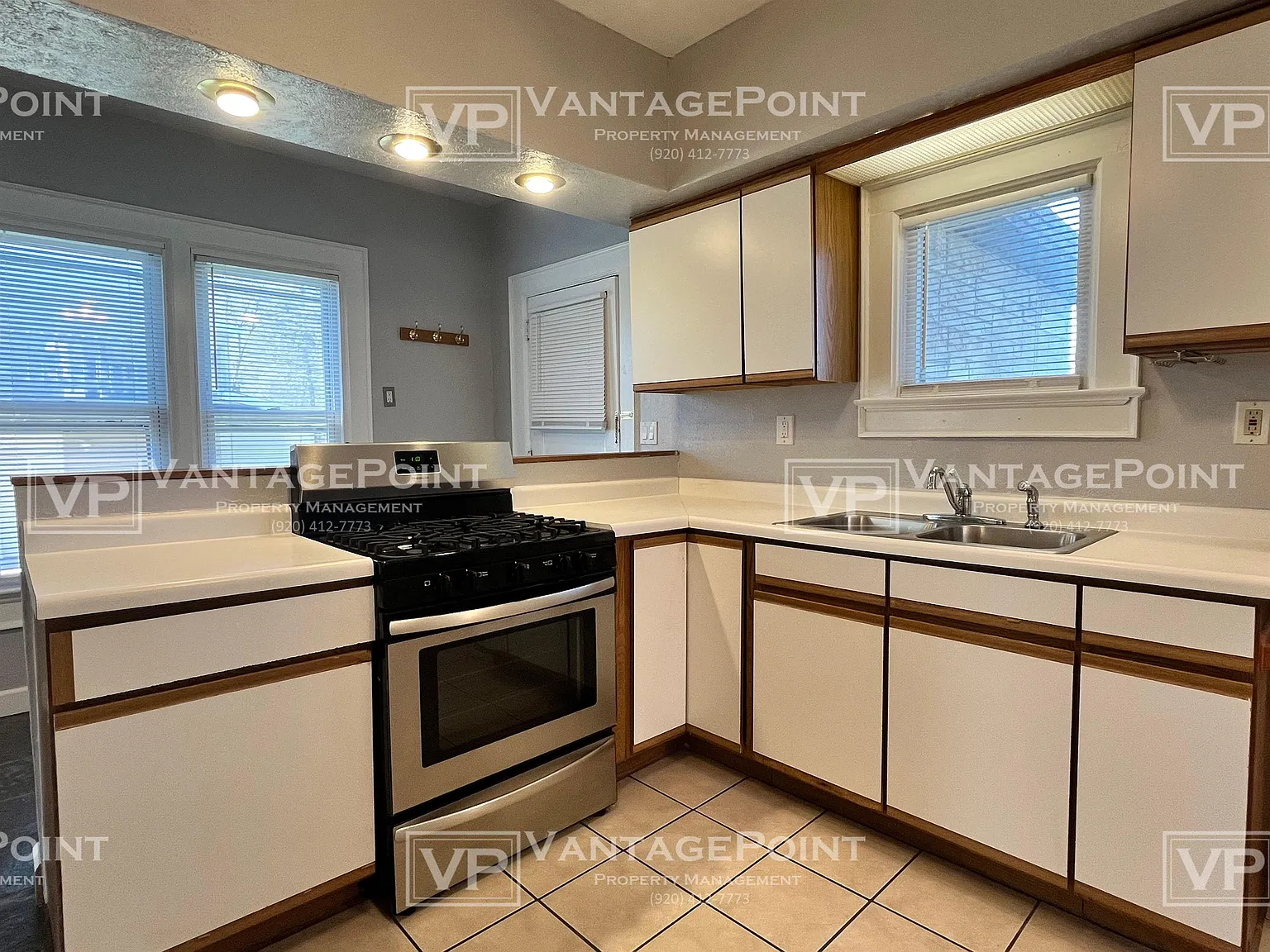 144 Oak Street (Blink) - Lower — Photo 4
