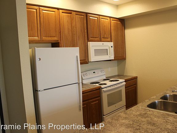 4th image of 919 E Gibbon St APT 203
