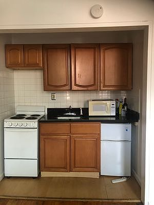 3rd image of 30 W 95th St APT 2