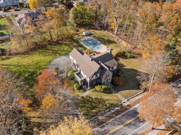 17 Worcester St, Grafton, MA 01519