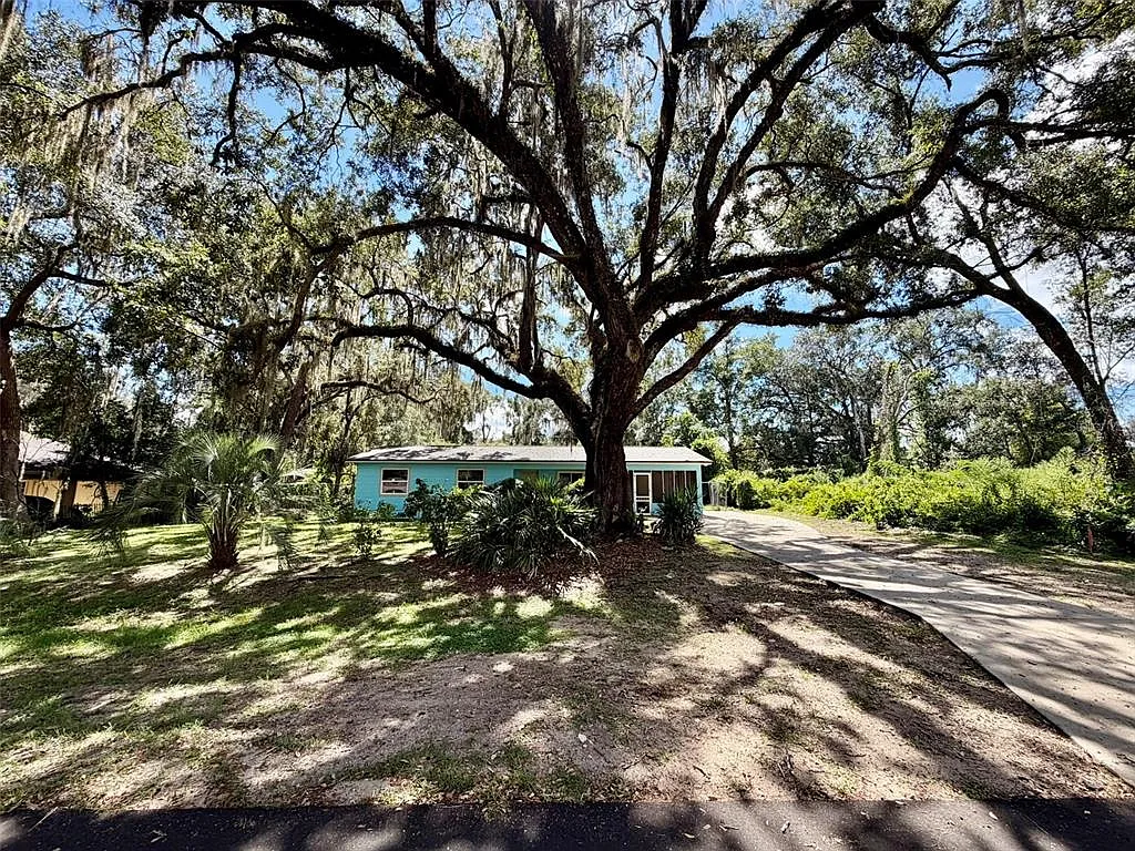 3 bed, 2.0 bath, 1156 sqft, $1,850 — Photo 2