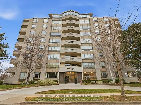 8 Village Grn #208, Hamilton, ON L8G 5B8
