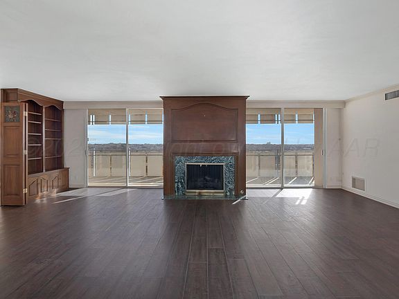 4th image of 2028 S Austin St APT 1104