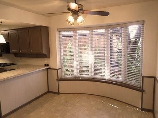 4th image of 906 Sharpshire Dr