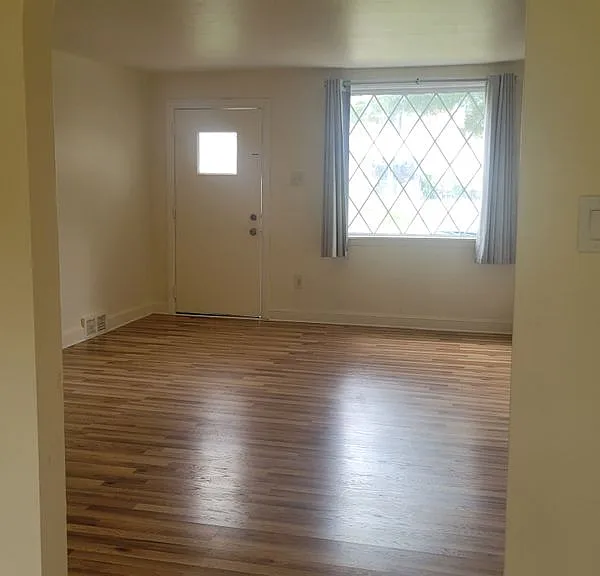 1022 Windsor Rd — Photo 1