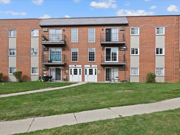 135 W Elk Trl APT 135, Carol Stream, IL 60188