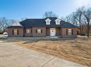 21880 Summerset Ct, Claremore, OK 74019