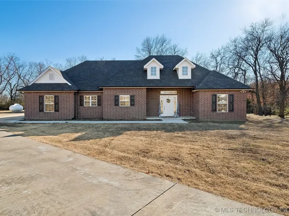 21880 Summerset Ct, Claremore, OK 74019