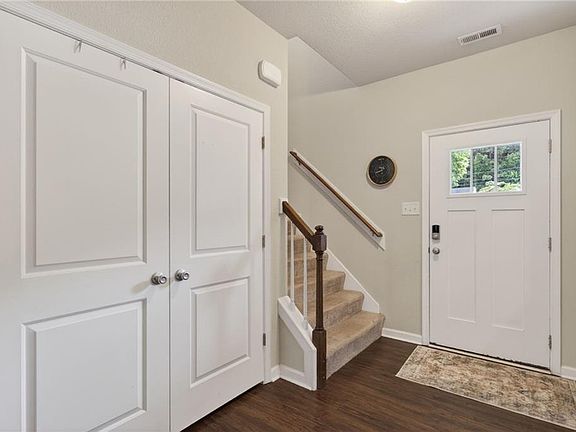 5th image of 2040 Miller Ave