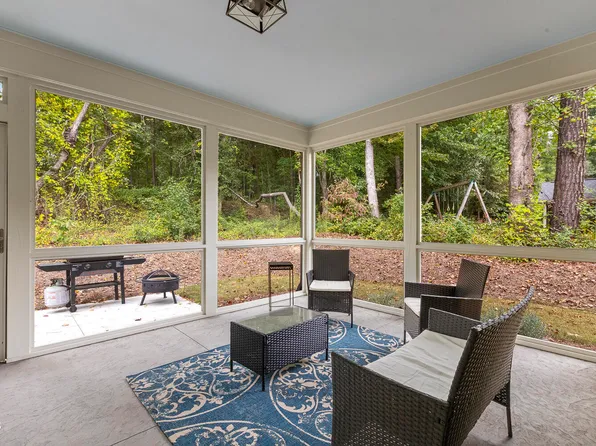 1053 Lukestone Dr, Fuquay Varina, NC 27526