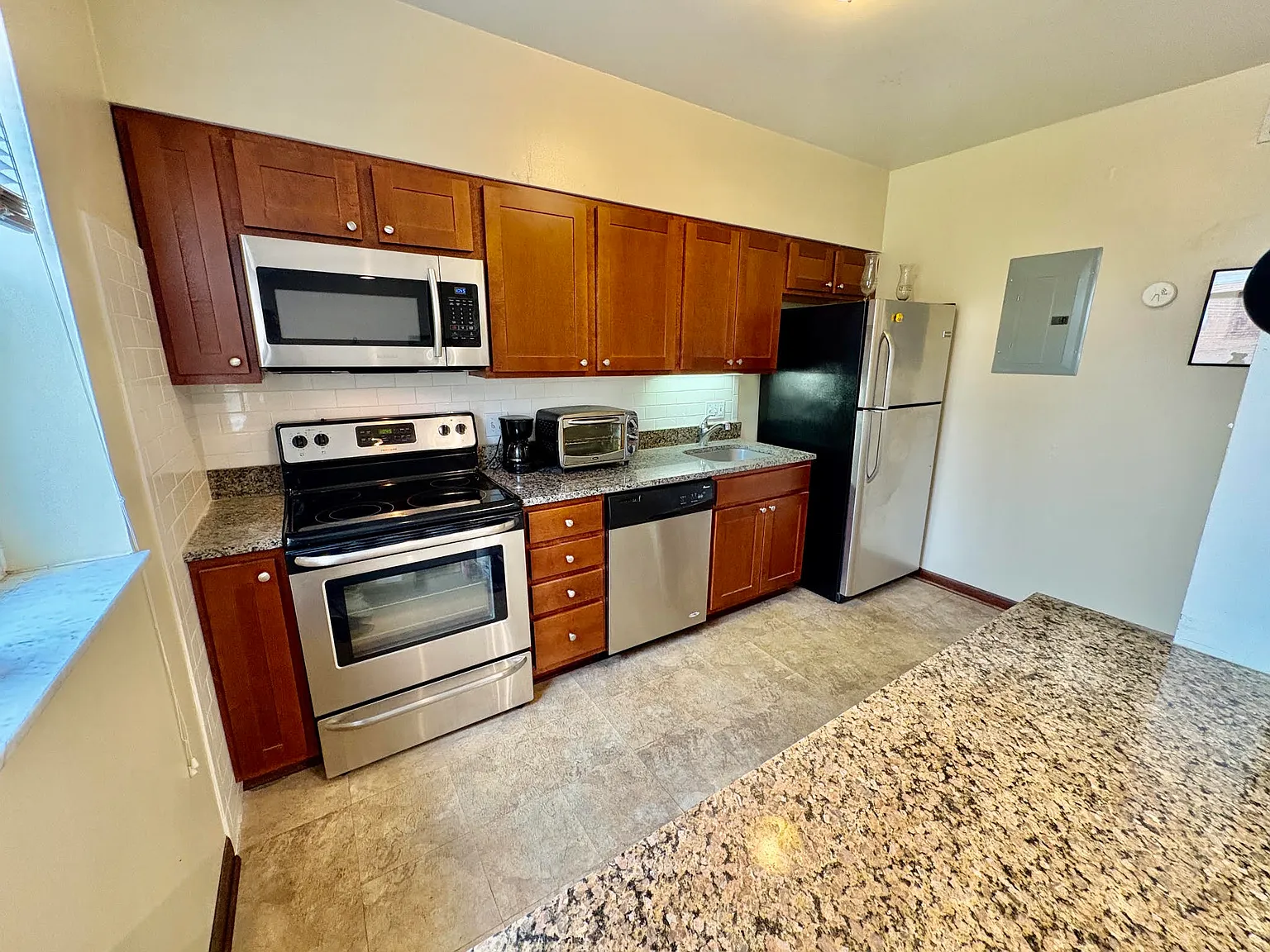 1 bed, 650 sqft, $1,275 — Photo 3
