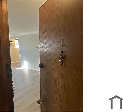 1630 Marion St — Photo 14