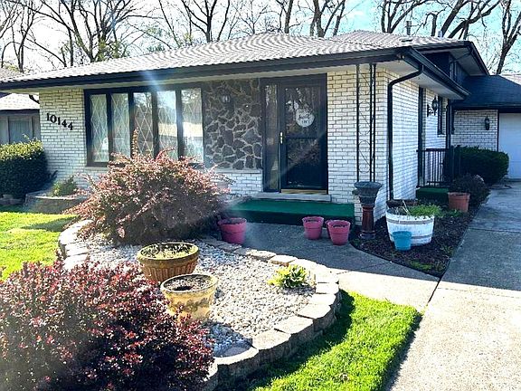 2nd image of 10144 Charles Ave