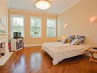 Sold by Avenue Sotheby's International Realty