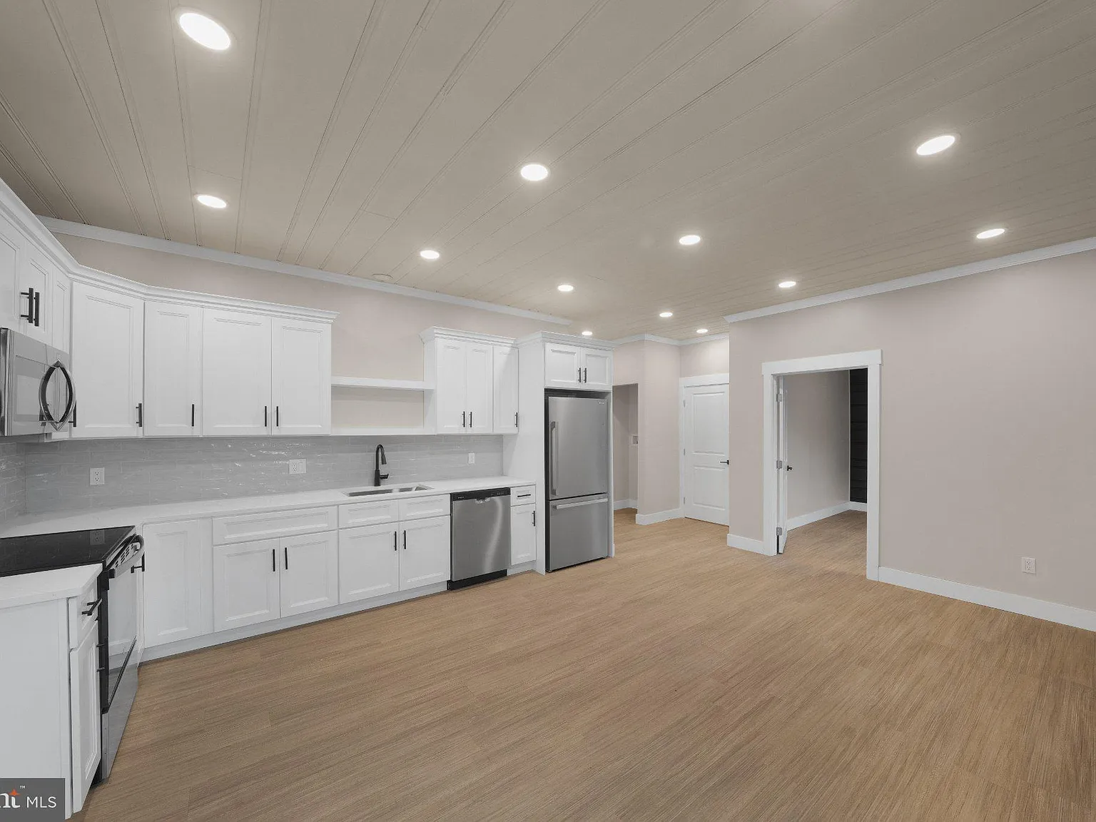 71 Dreamland Park Dr — Photo 2
