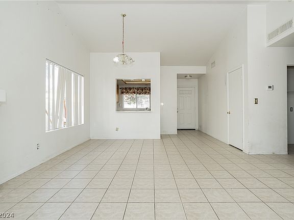 4th image of 1412 Grey Knoll Cir