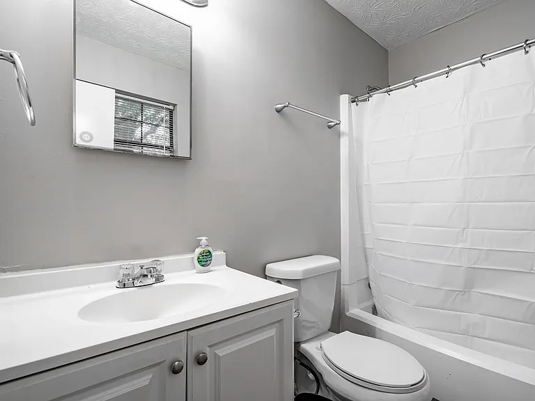 Candler Woods Dr — Photo 5