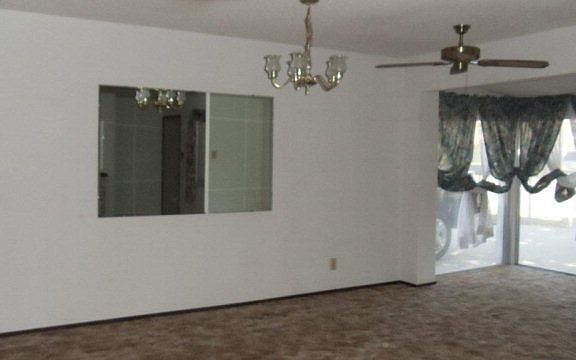 3rd image of 609 NE Ave E Pl