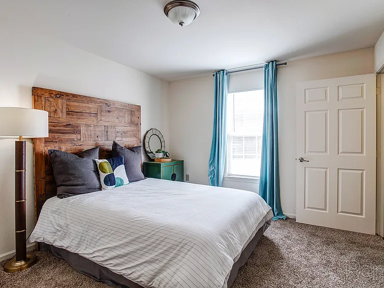 Glenrock Apartments — Photo 47
