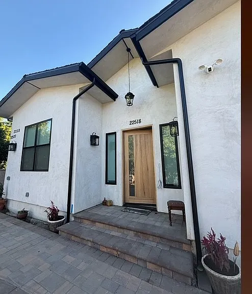 22520 Clarendon St — Photo 1