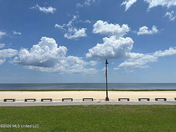 2nd image of 3117 Beach Blvd