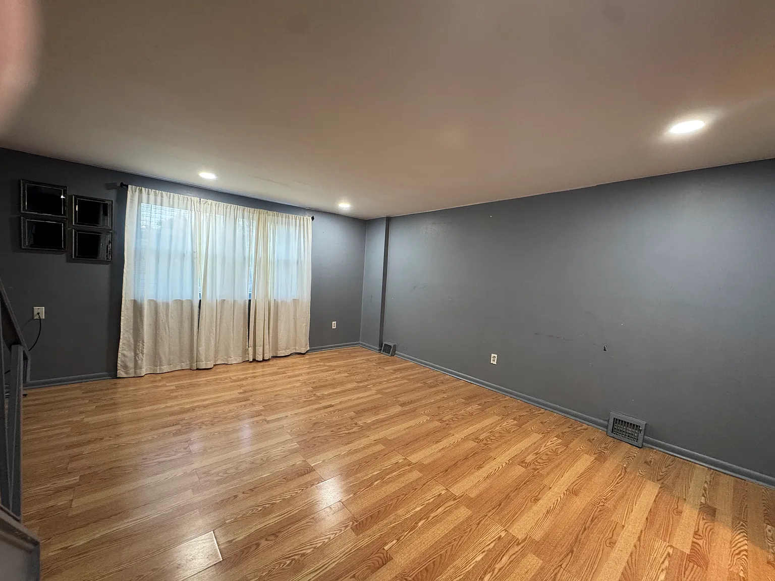 4 bed, 1370 sqft, $2,250 — Photo 3
