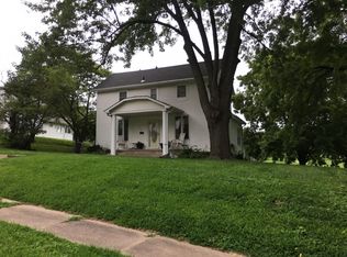 5519 S 4th St, Saint Joseph, MO 64504