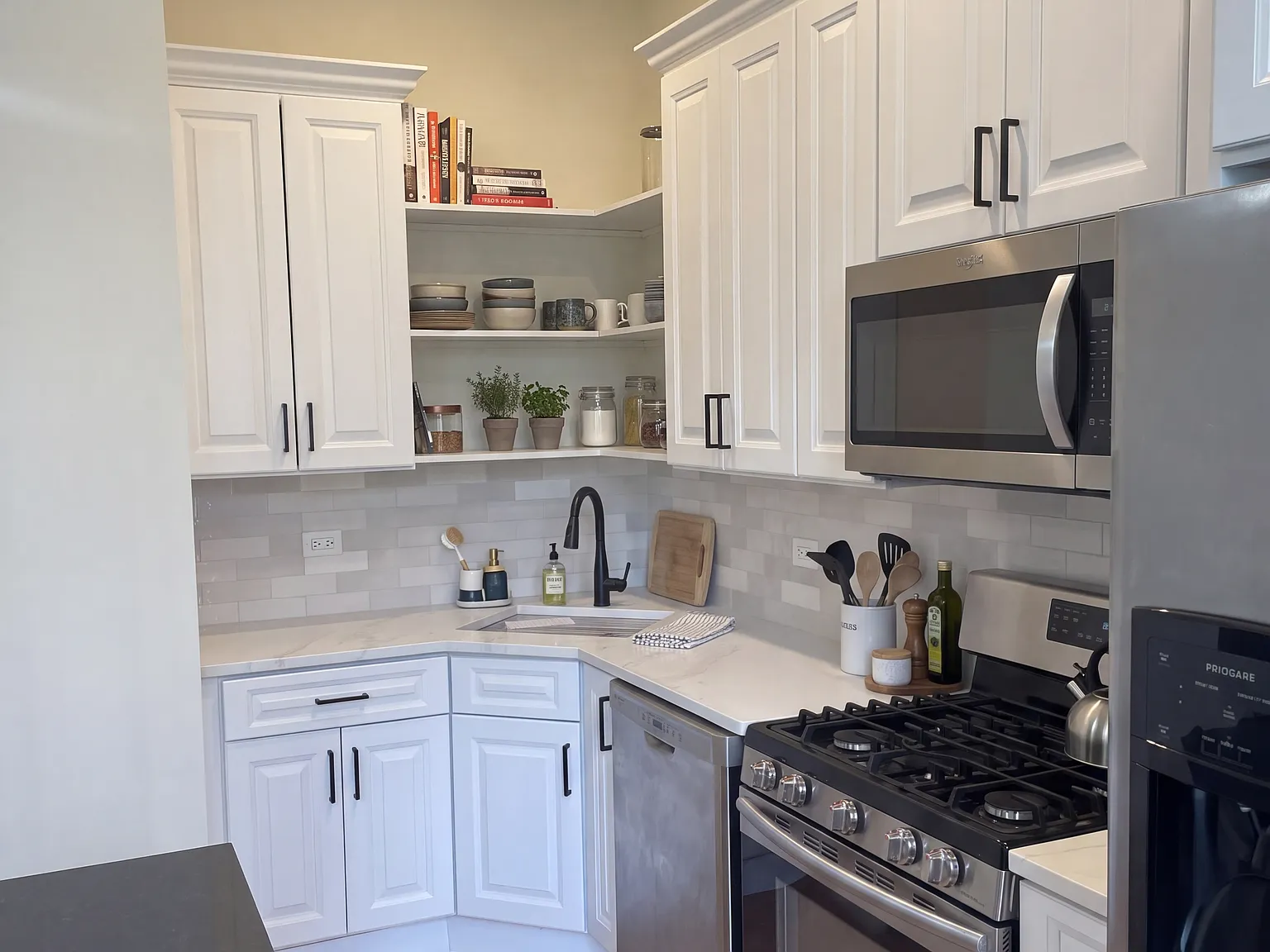 2 bed, $3,400 — Photo 4