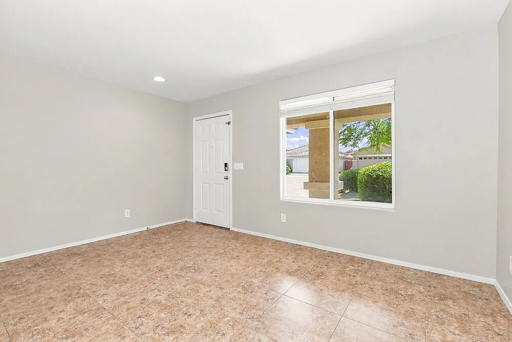 4 bed, 2.0 bath, 1682 sqft, $1,855 — Photo 3