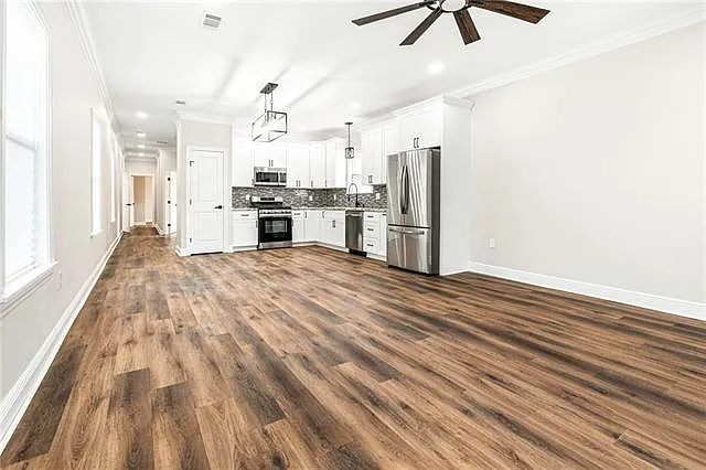 3 bed, 2.0 bath, 1379 sqft, $1,950 — Photo 3