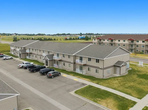 2100 33rd St NW, 2100 33rd St NW #205, Minot, ND 58703