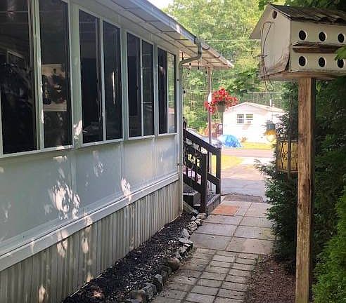 4th image of 20 Shady Ln