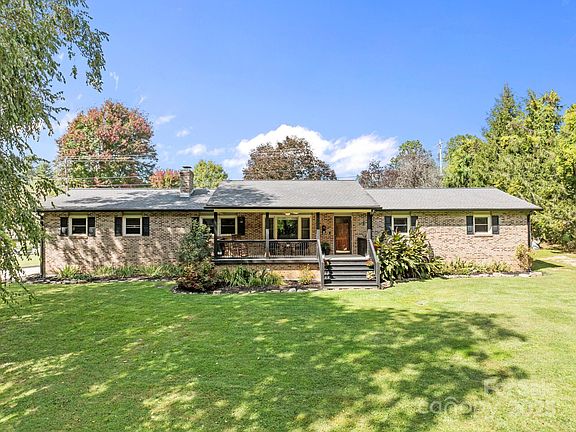2nd image of 145 Allenwood Cir