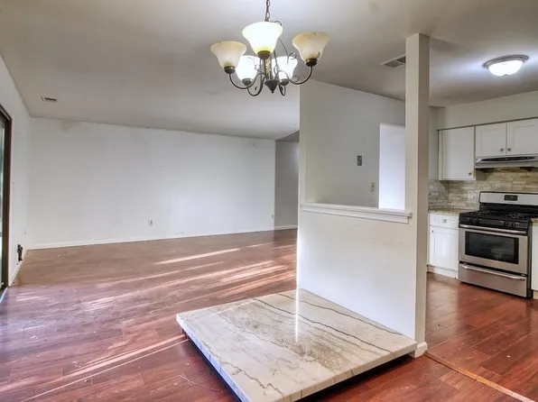 78 Wyndham Pl, Robbinsville, NJ 08691