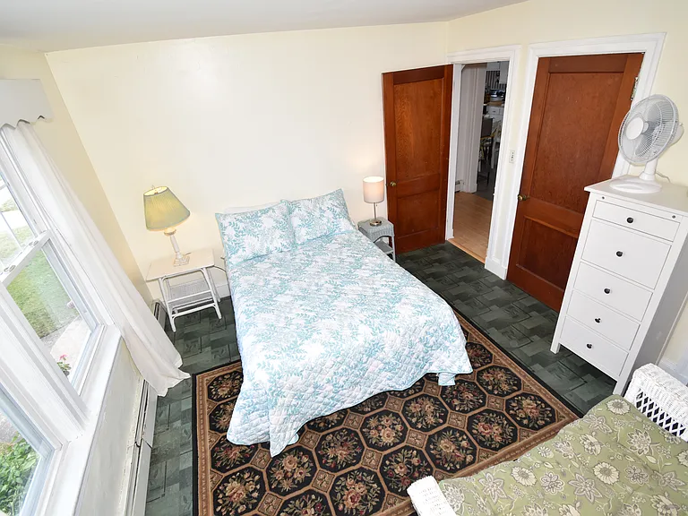 41 Caswell St — Photo 27