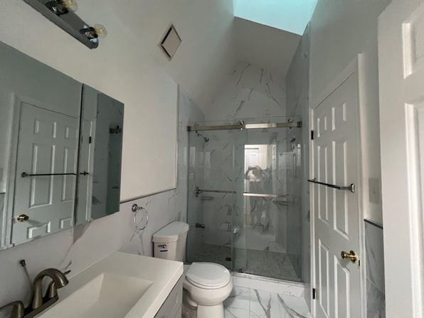 221 Lawndale Ave