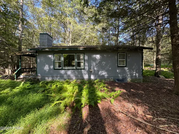 1028 Galaxie Pl, Gouldsboro, PA 18424