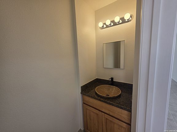 5th image of 8906 Kenton Briar