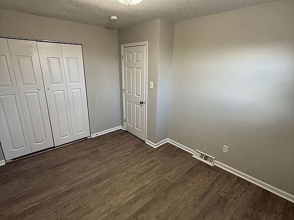 5th image of 952 Villa Dr APT 5