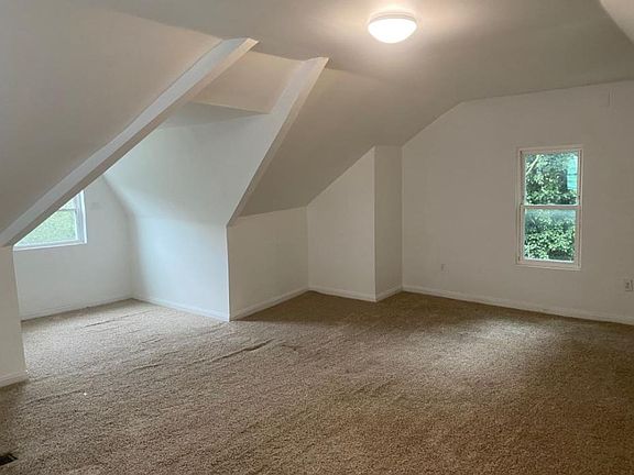 4th image of 29 Lawn St #2