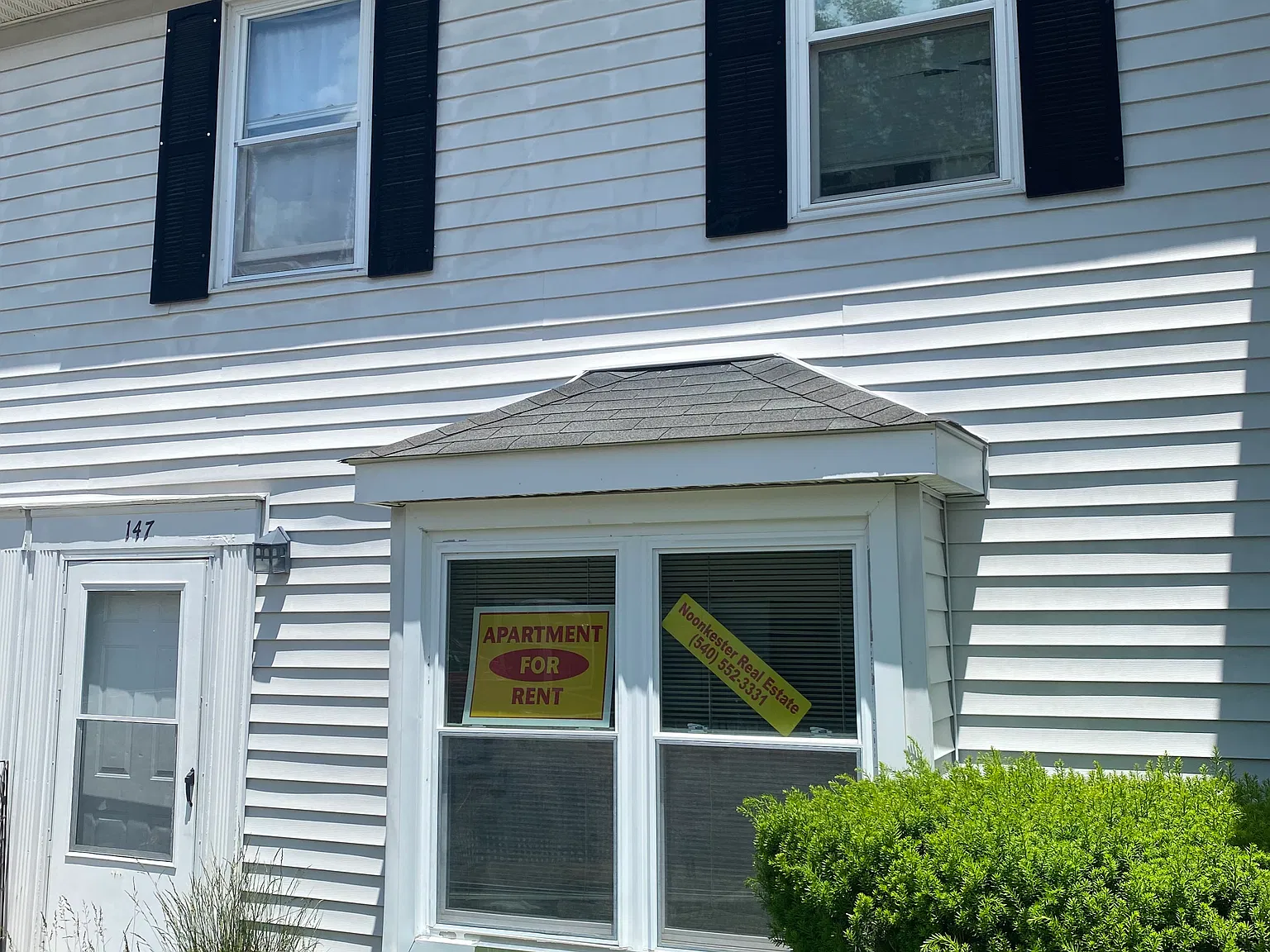 4 bed, 2.5 bath, 1480 sqft, $2,100 — Photo 1