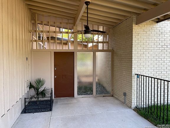 3rd image of 615 Oblate Dr #1