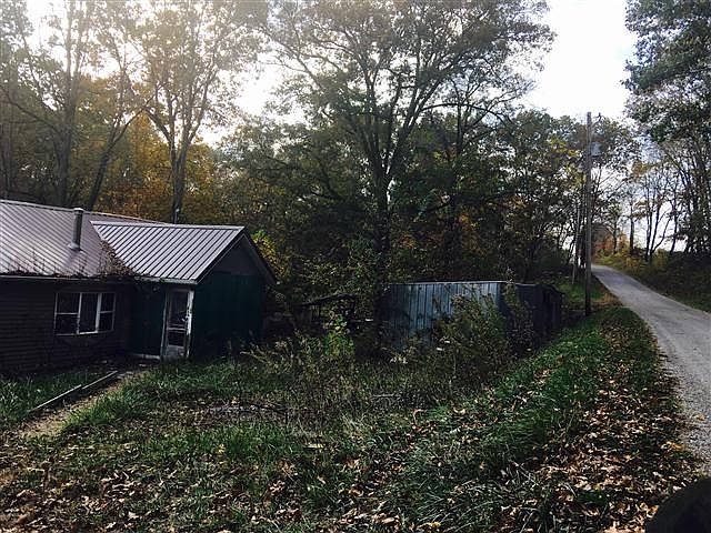 2nd image of 2750 John Hoops Rd