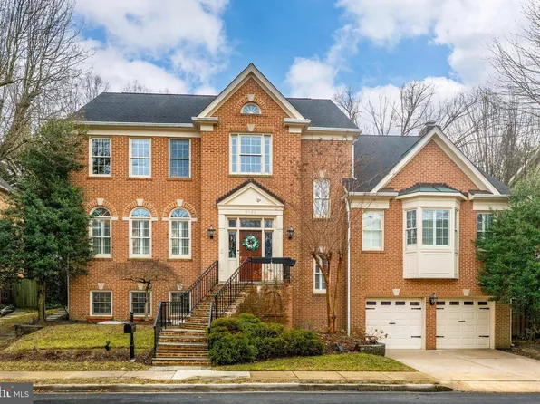 5120 Warren Pl NW, Washington, DC 20016
