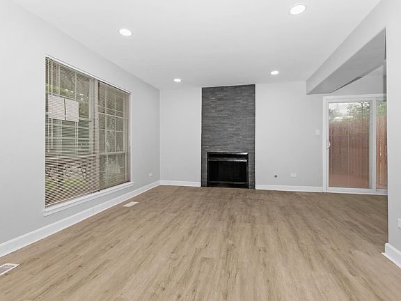 3rd image of 4140 W 193rd Pl