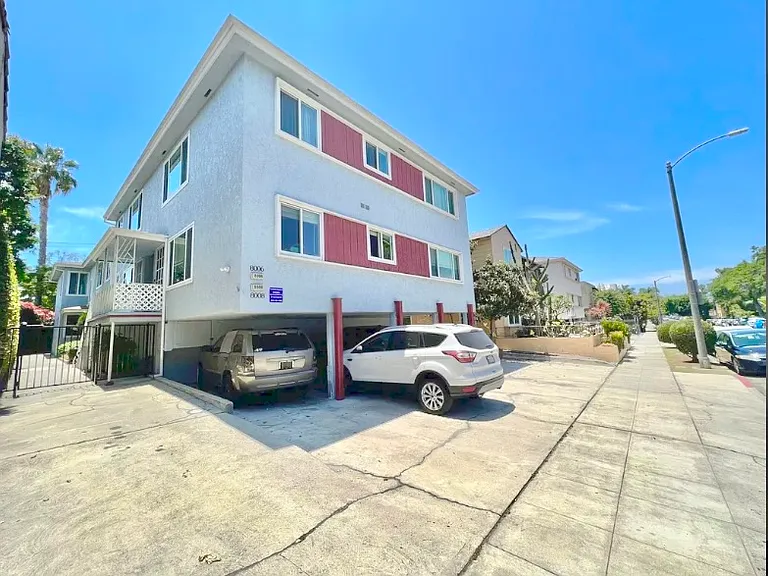 8006-8008 Blackburn Ave #3 — Photo 7