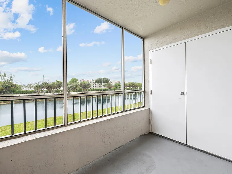 2861 N Oakland Forest Dr #202 — Photo 21