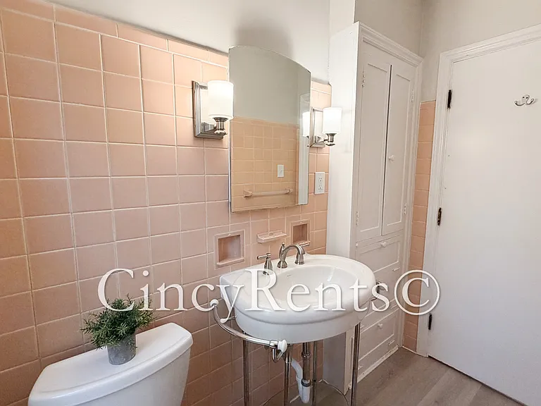 1110 Delta Ave #1 — Photo 15