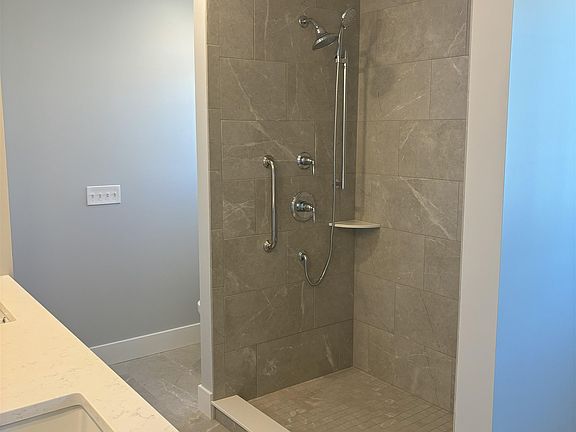 5th image of 51 Mulberry Lane #79
