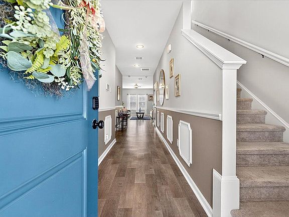 5th image of 212 Parkwood Vista Way